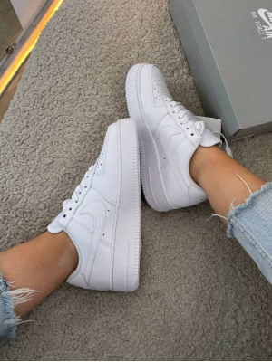 Кросівки білі Nike Air Force White