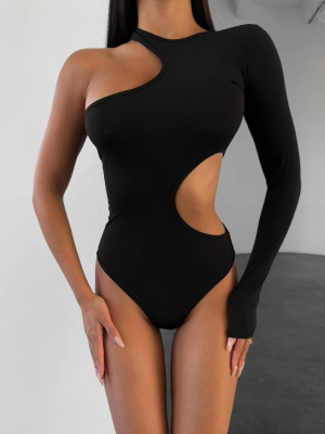 Чорний боді з одним рукавом і вирізом