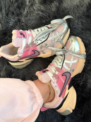 Кросівки рожеві Nike V2K Runtekk Beige Pink Silver