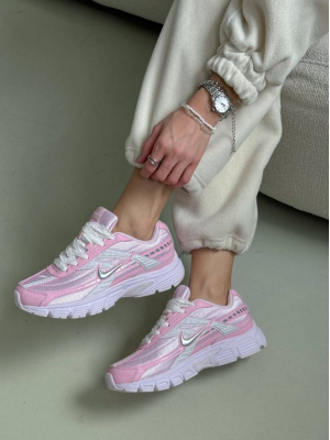 Кросівки біло-рожеві Nike Initiator Pink