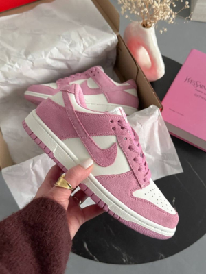 Кросівки рожево-білі Nike SB Dunk Low White Pink