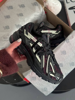 Кросівки чорні New Balance 1906A Black Dragon Berry
