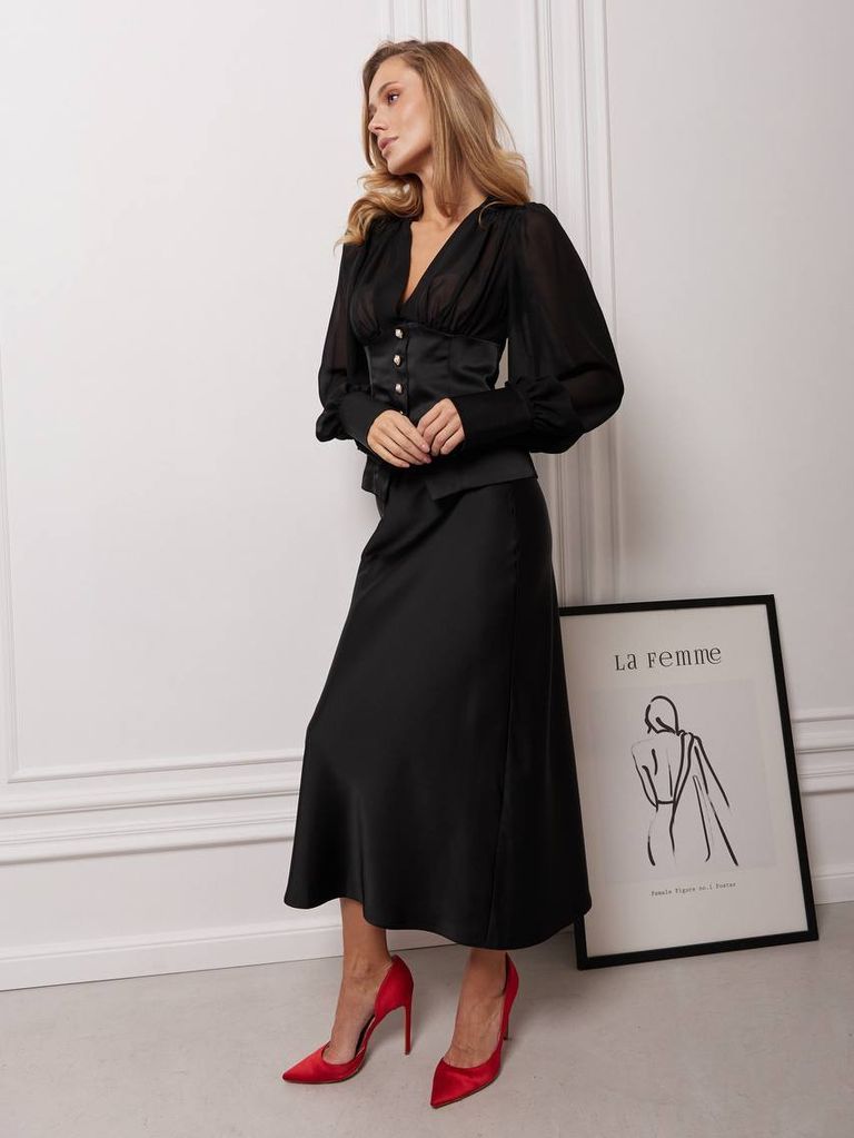 Довга сатинова спідниця