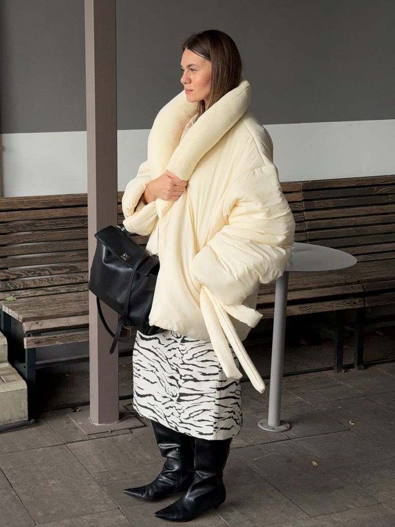 Зимовий пуховик ковдра айворі з об'ємним коміром