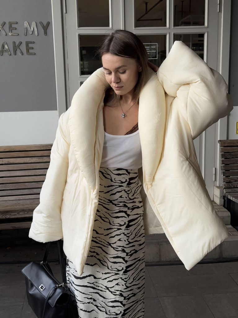 Зимовий пуховик ковдра айворі з об'ємним коміром