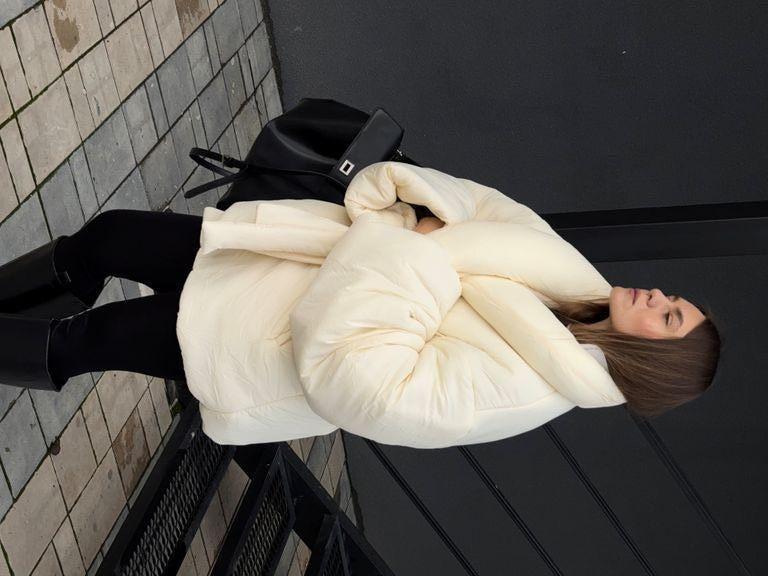 Зимовий пуховик ковдра айворі з об'ємним коміром