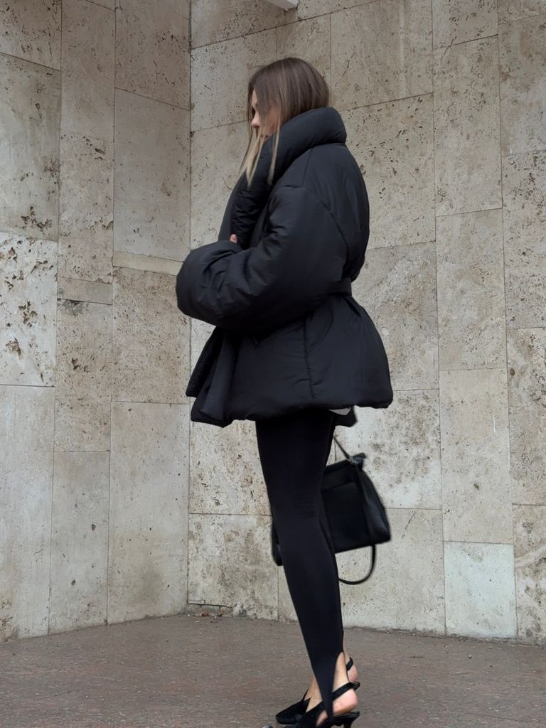 Чорний зимовий пуховик ковдра з об'ємним коміром