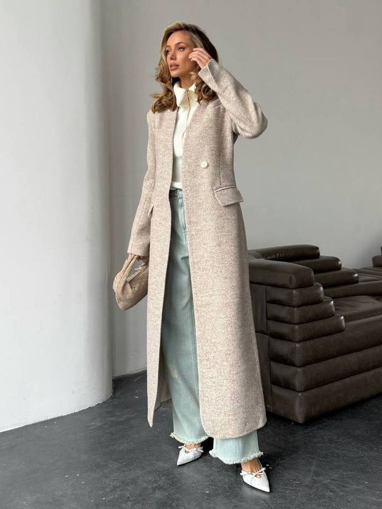 Приталене зимове довге пальто з вовни