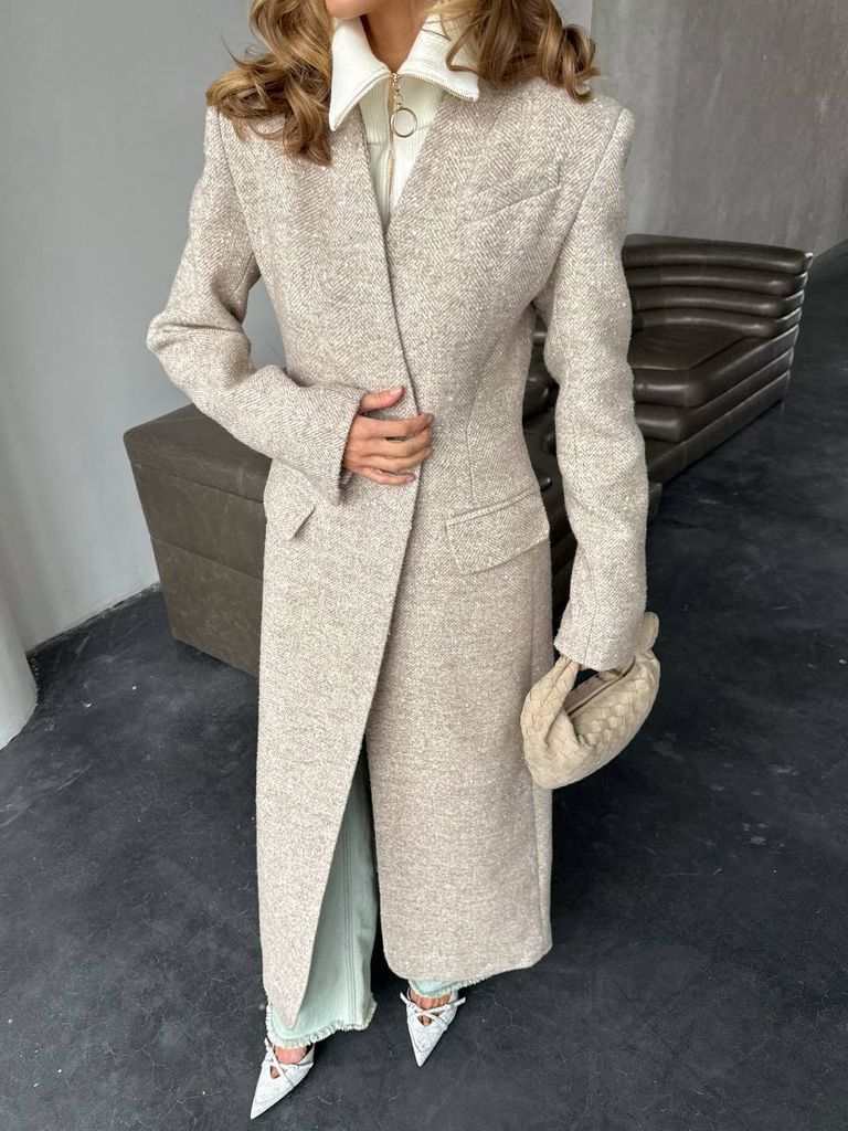 Приталене зимове довге пальто з вовни