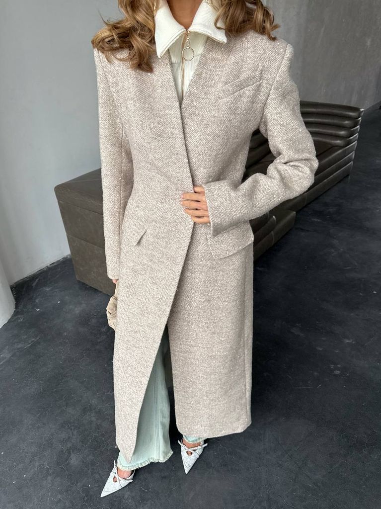 Приталене зимове довге пальто з вовни