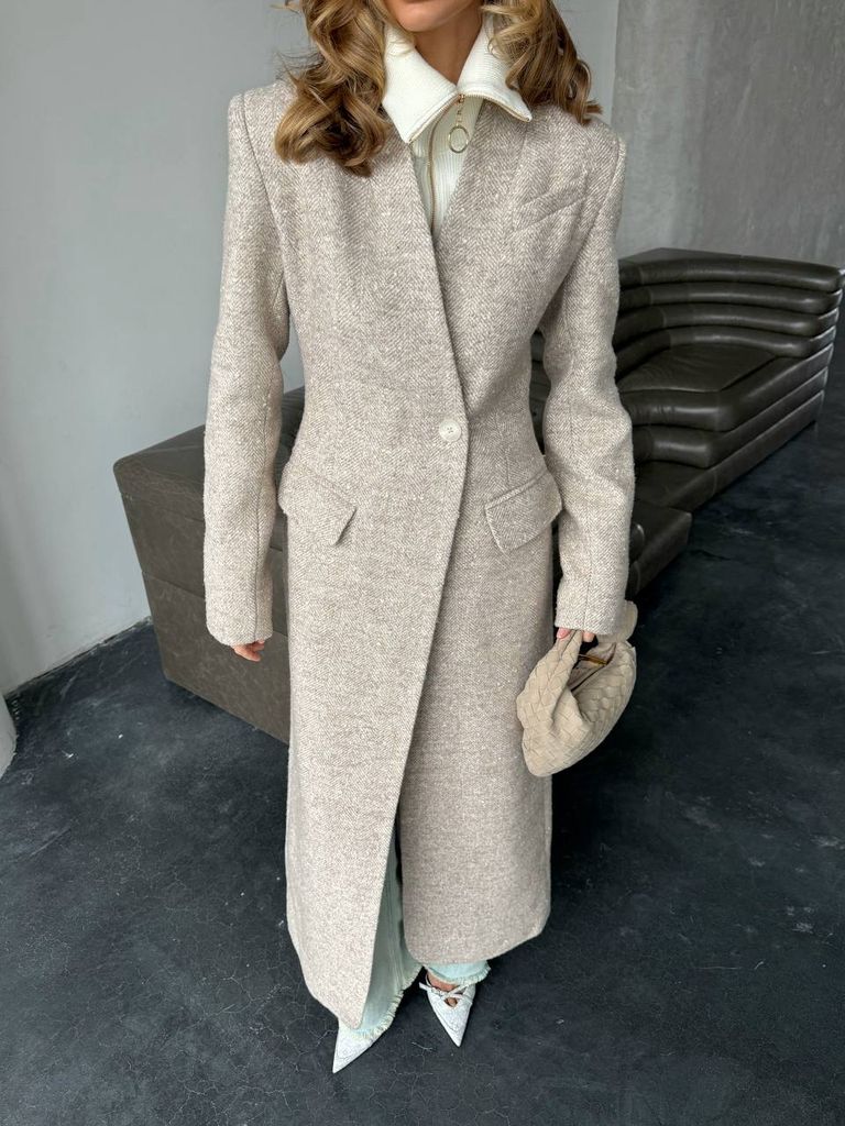 Приталене зимове довге пальто з вовни