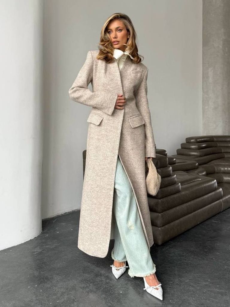 Приталене зимове довге пальто з вовни