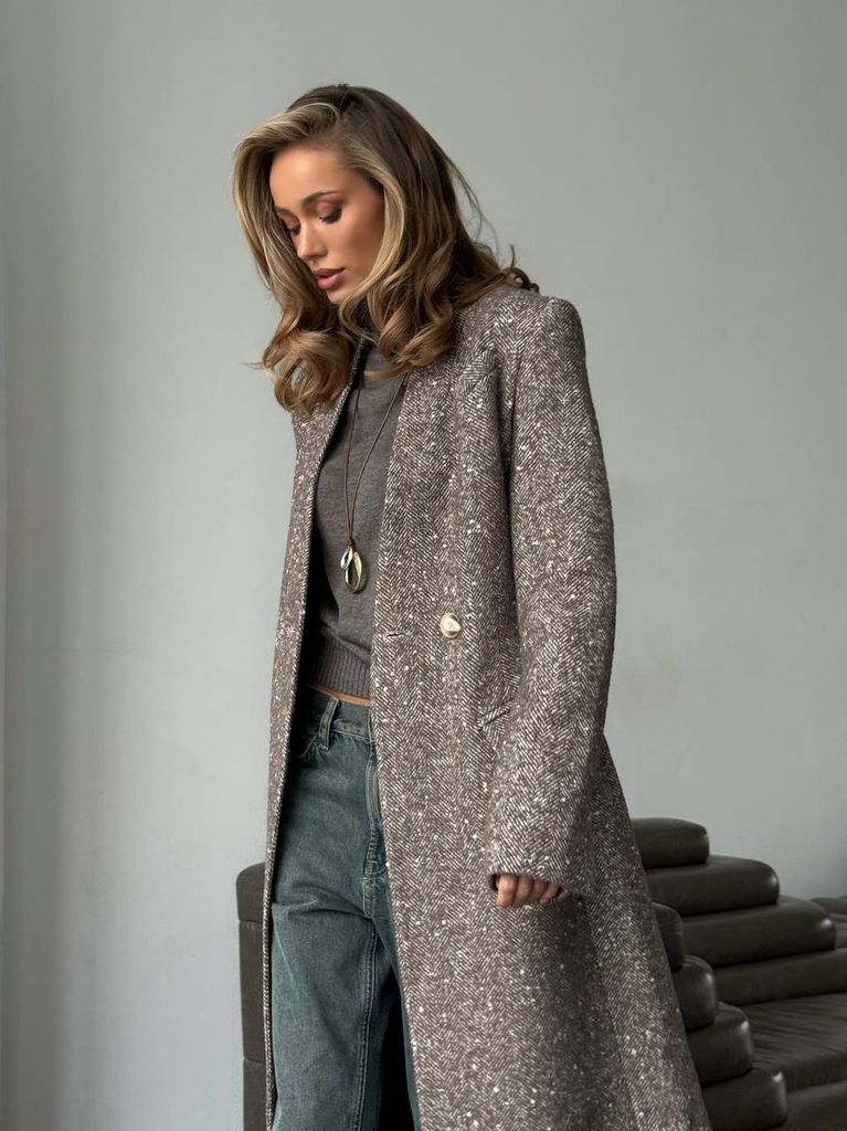 Приталене зимове довге пальто з вовни