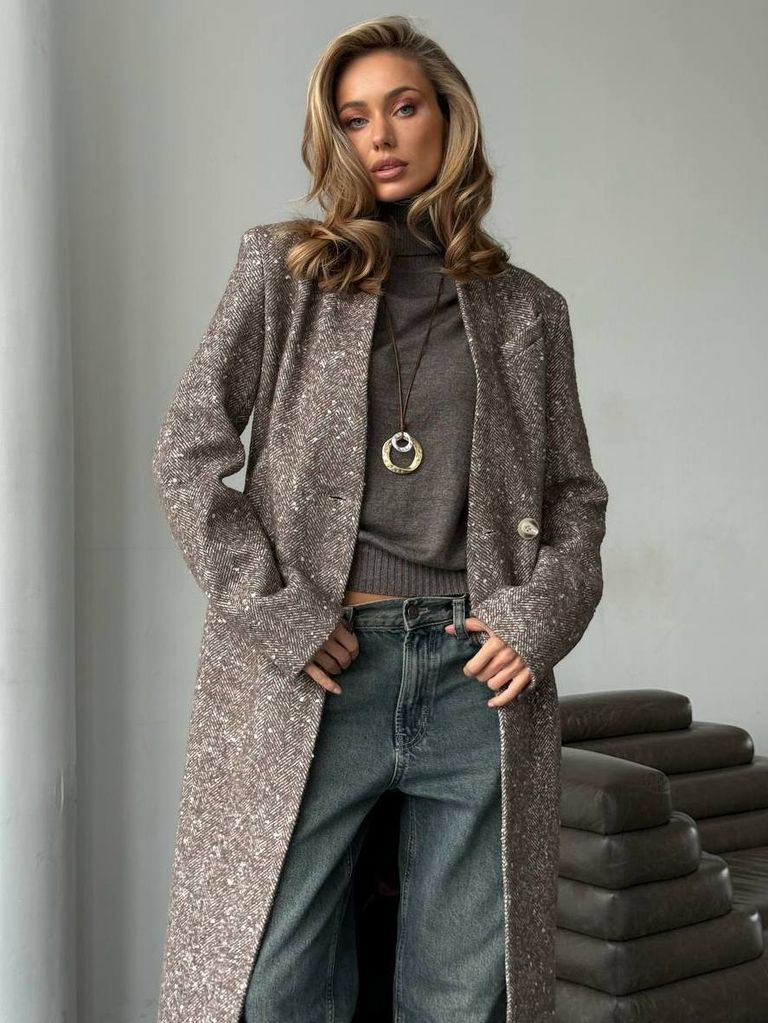 Приталене зимове довге пальто з вовни