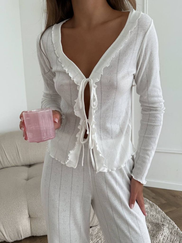 Домашній костюм зі штанами і кофтинкою на зав'язках