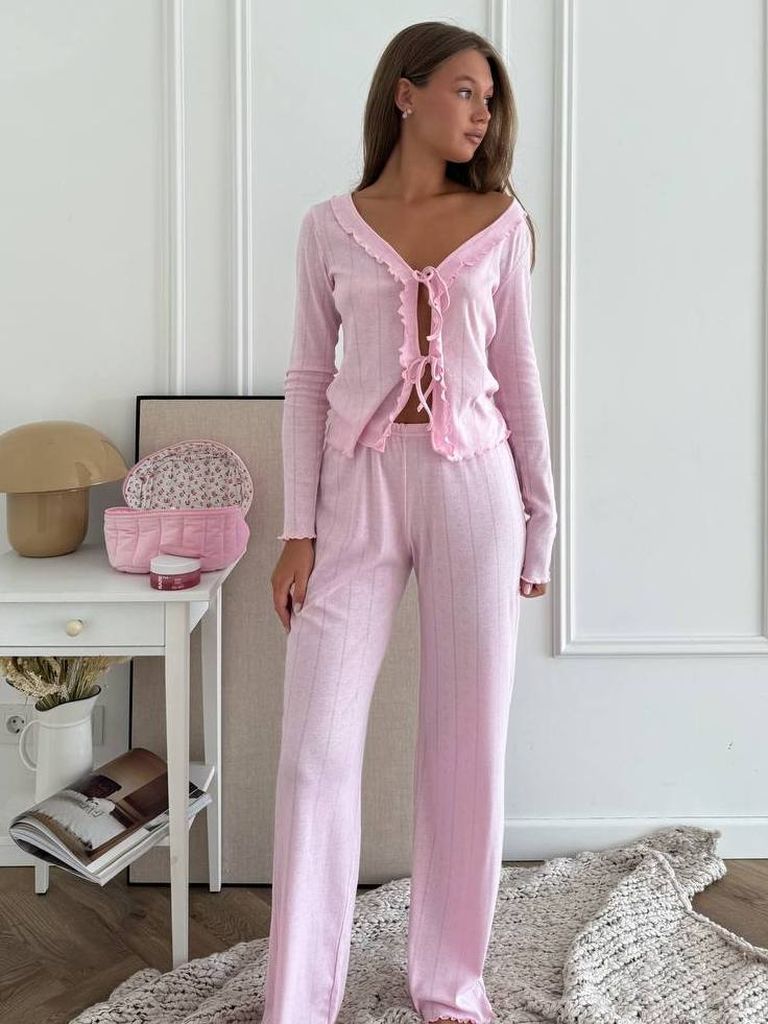 Домашній костюм зі штанами і кофтинкою на зав'язках