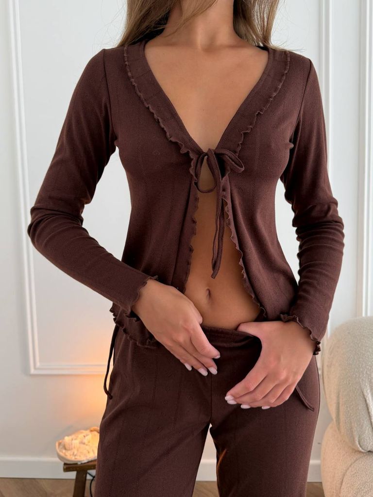 Домашній костюм зі штанами і кофтинкою на зав'язках