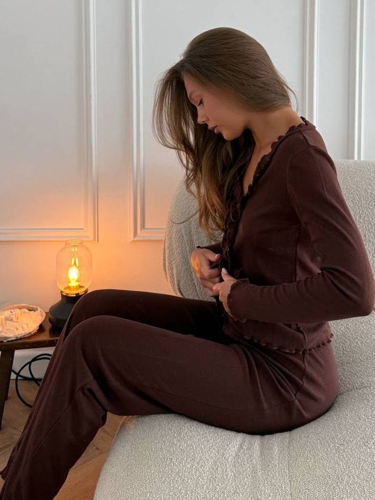 Домашній костюм зі штанами і кофтинкою на зав'язках