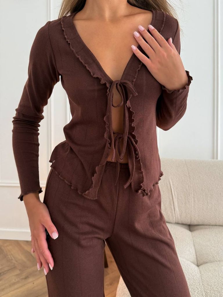 Домашній костюм зі штанами і кофтинкою на зав'язках