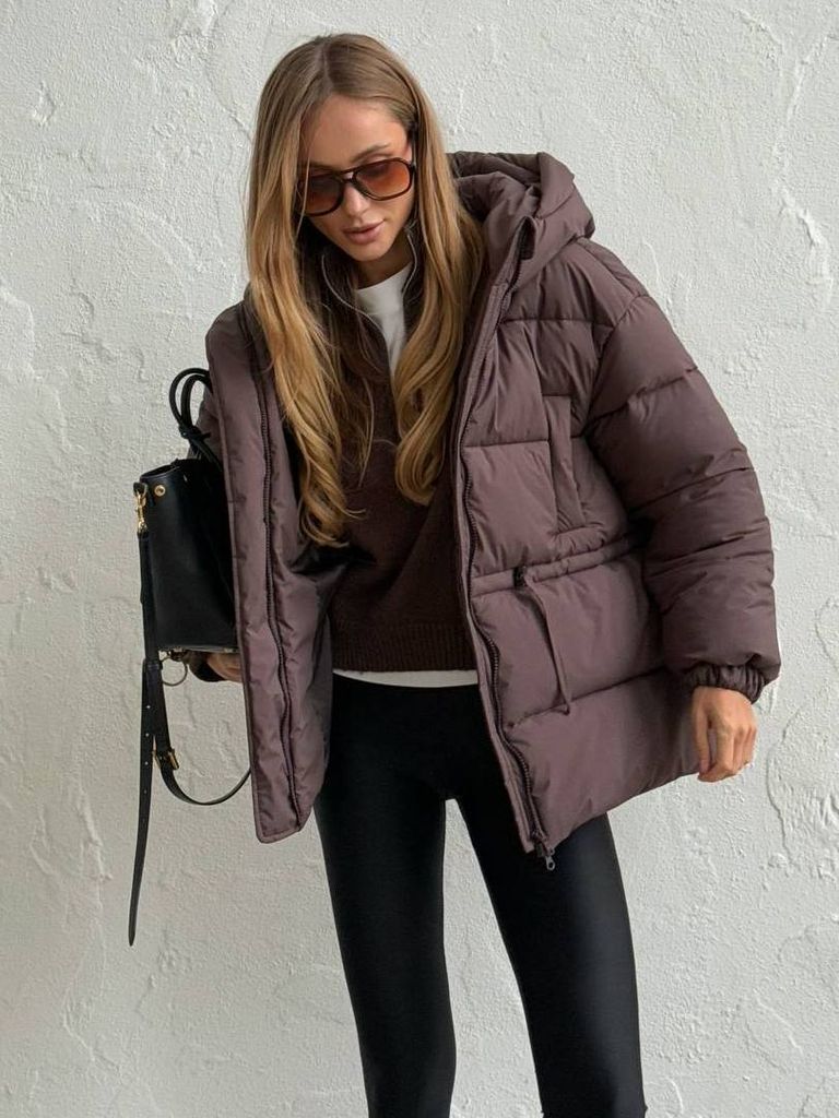 Шоколадна зимова куртка з куліскою на талії 