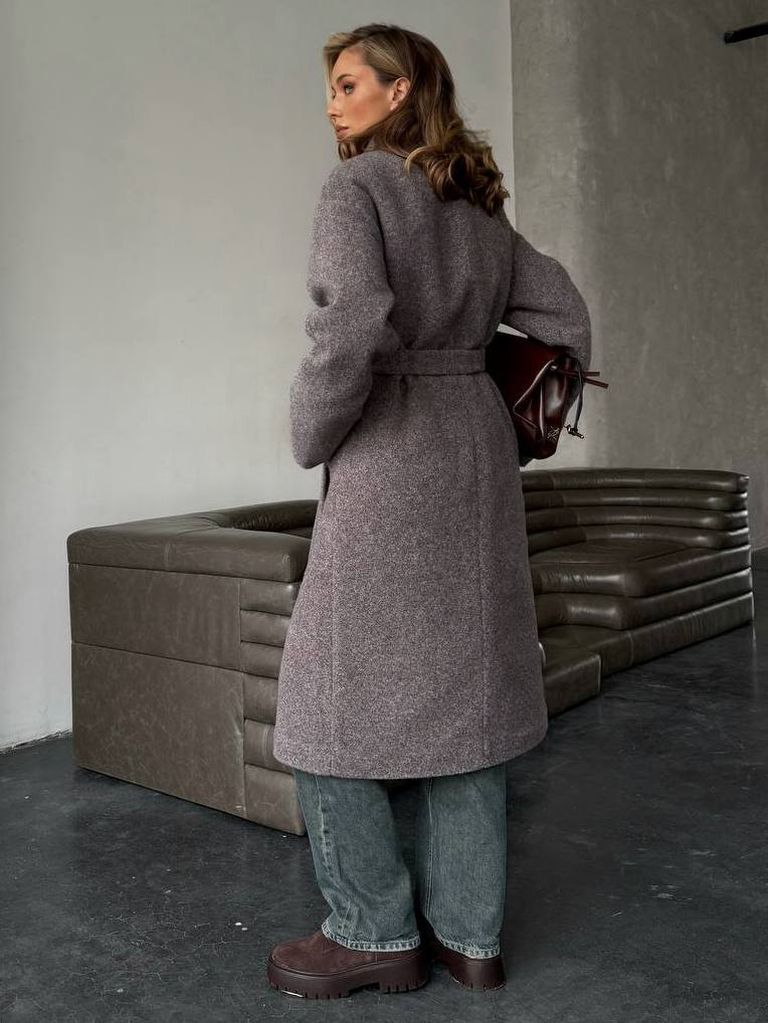 Пальто зимове утеплене двобортне міді