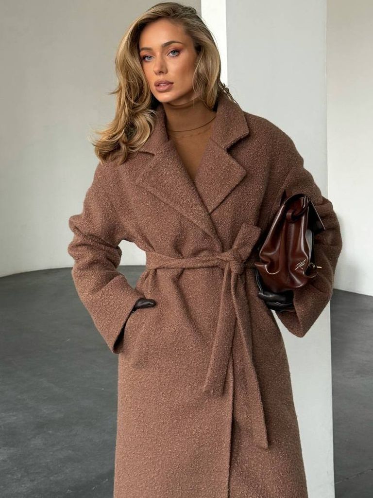 Пальто зимове утеплене двобортне міді