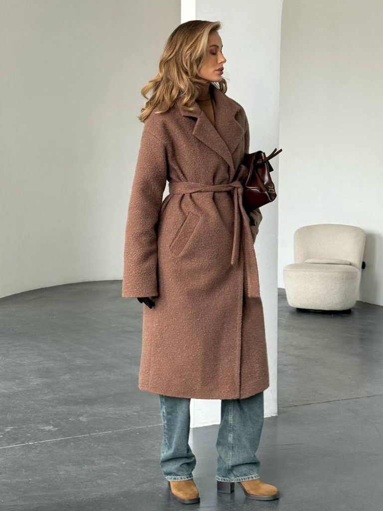 Пальто зимове утеплене двобортне міді