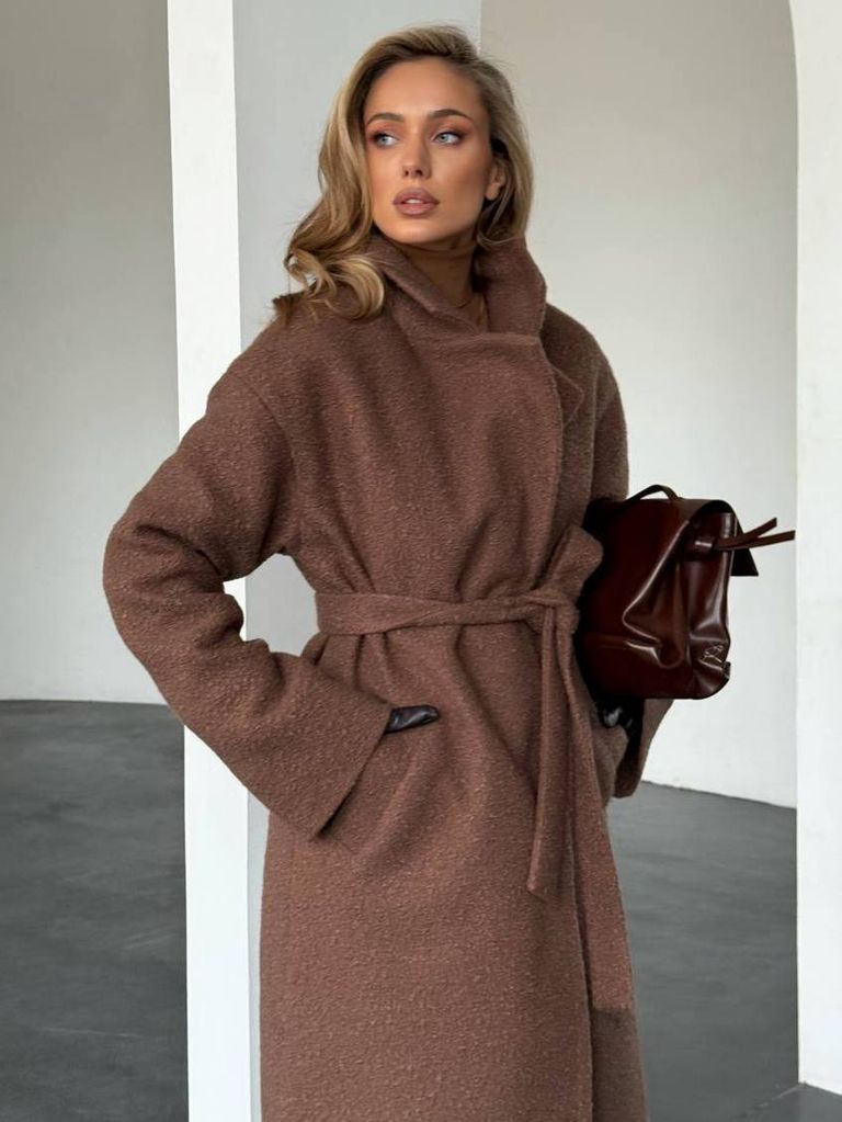 Пальто зимове утеплене двобортне міді