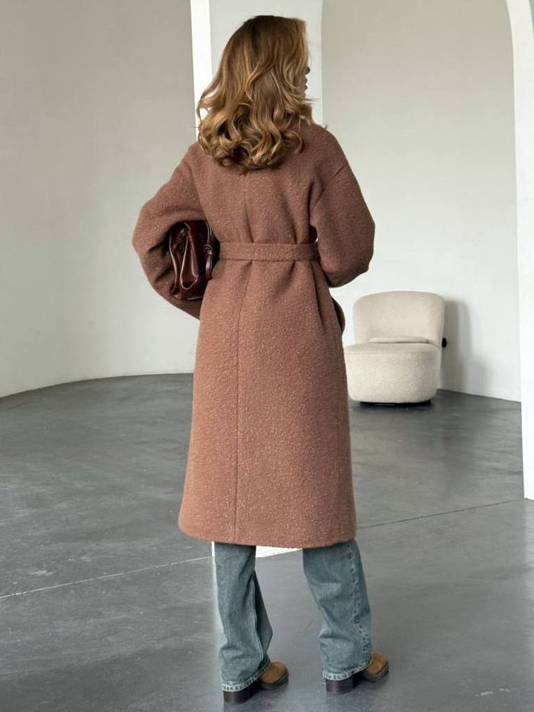 Пальто зимове утеплене двобортне міді