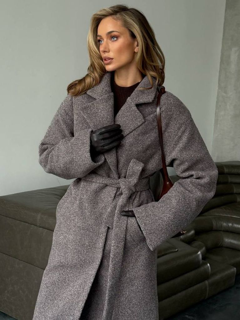 Пальто зимове утеплене двобортне міді