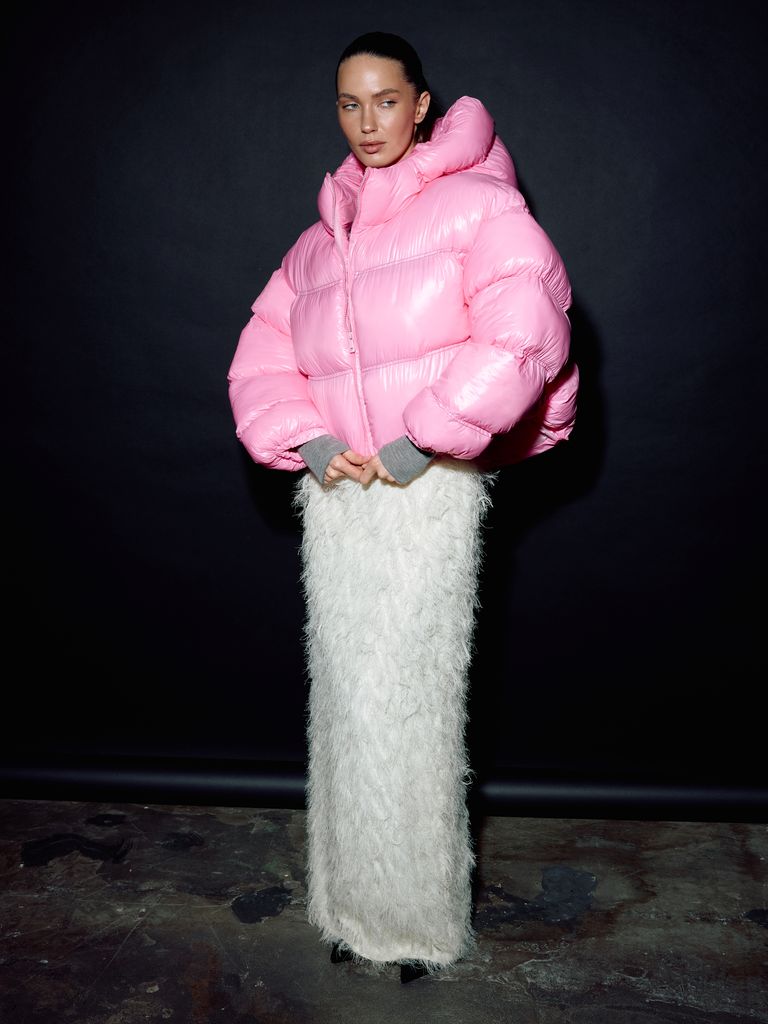 Рожевий короткий зимовий пуховик oversize