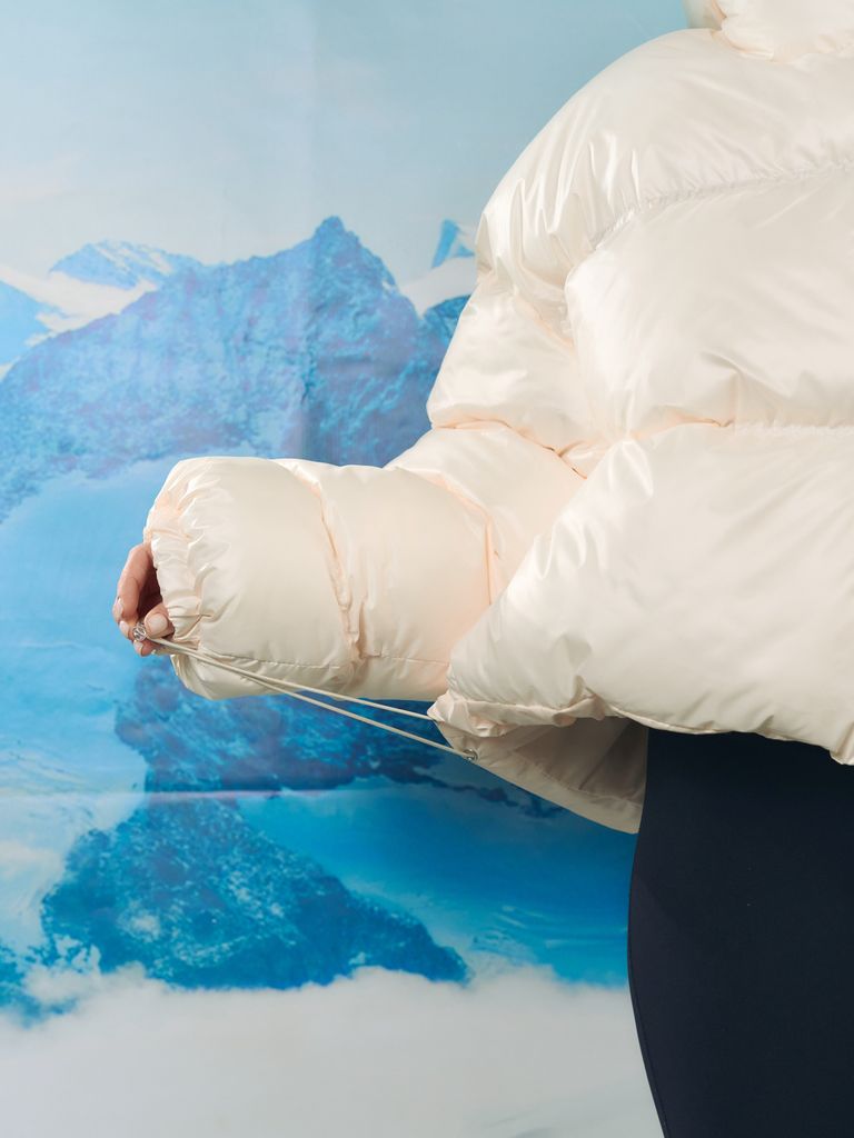 Короткий зимовий пуховик айворі oversize