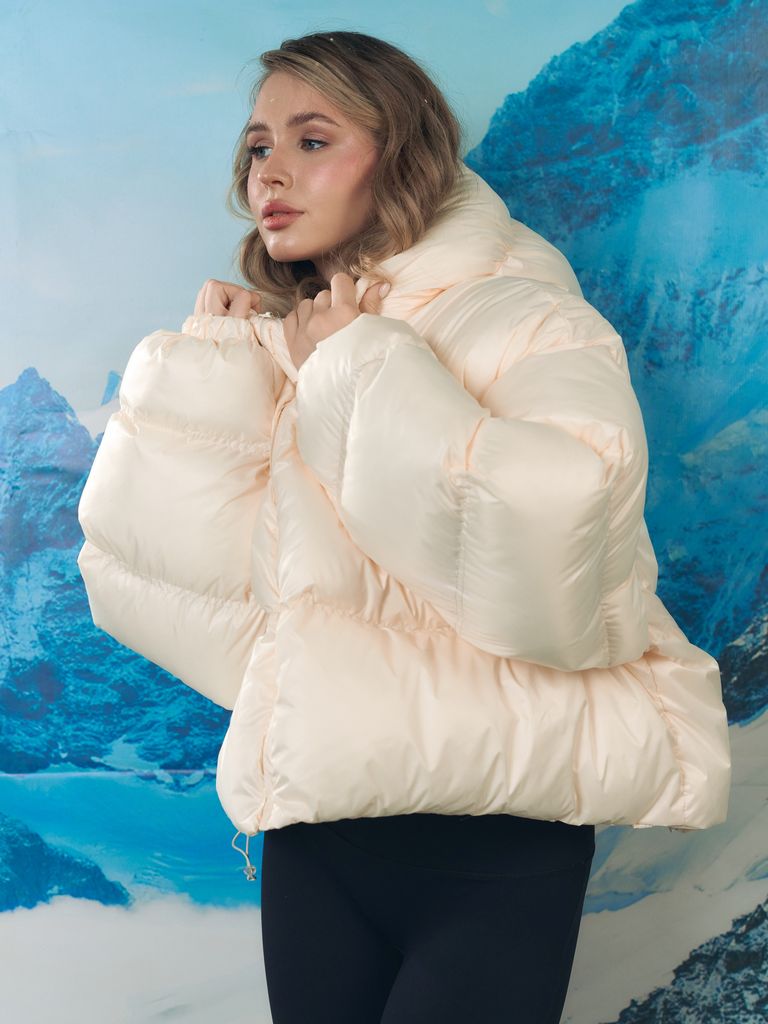 Короткий зимовий пуховик айворі oversize