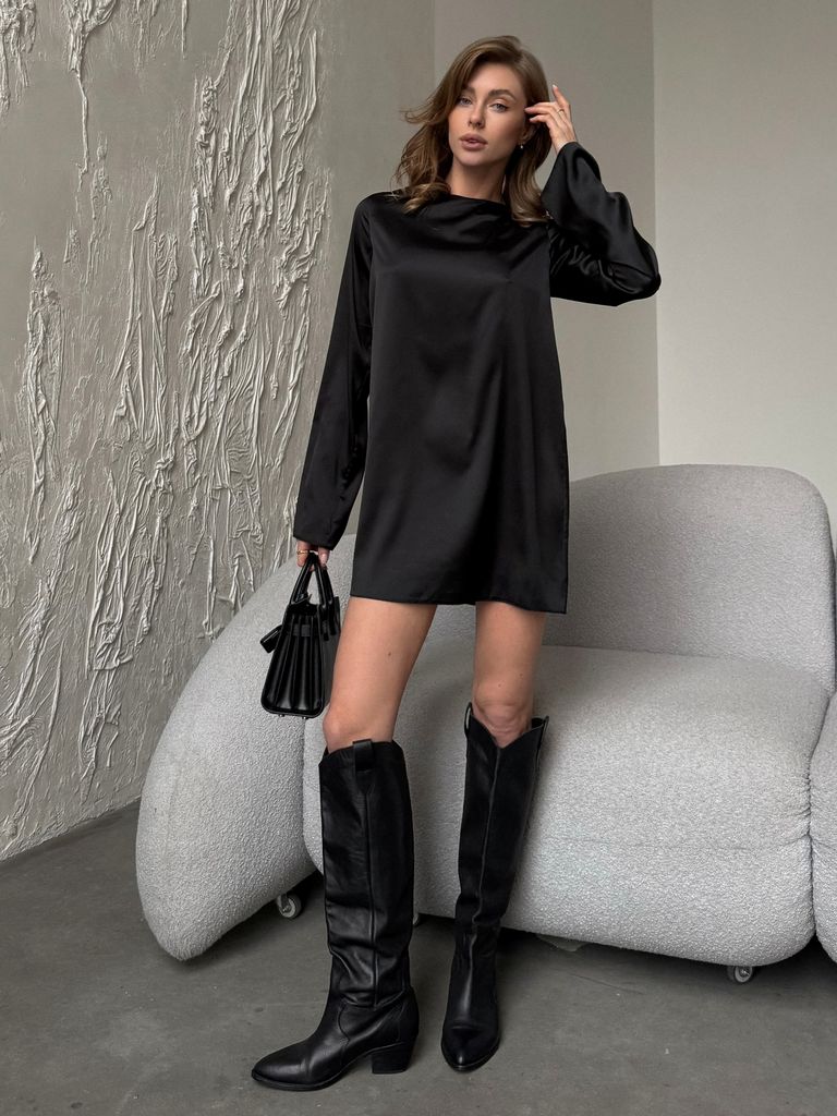 Чорна сатинова сукня міні з відкритою спиною