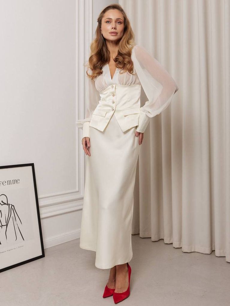 Сатинова блуза з прозорими рукавами