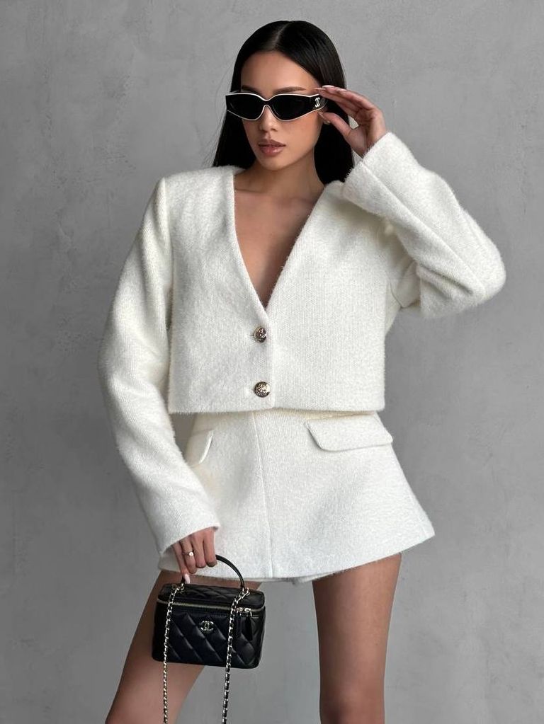 Теплий костюм з пухнастого трикотажу Шанель