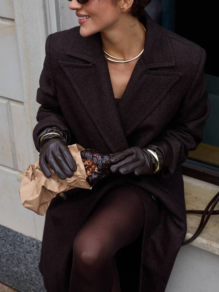 Пряме довге зимове пальто з підплічниками