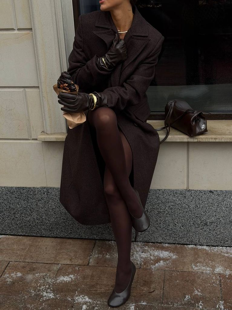 Пряме довге зимове пальто з підплічниками