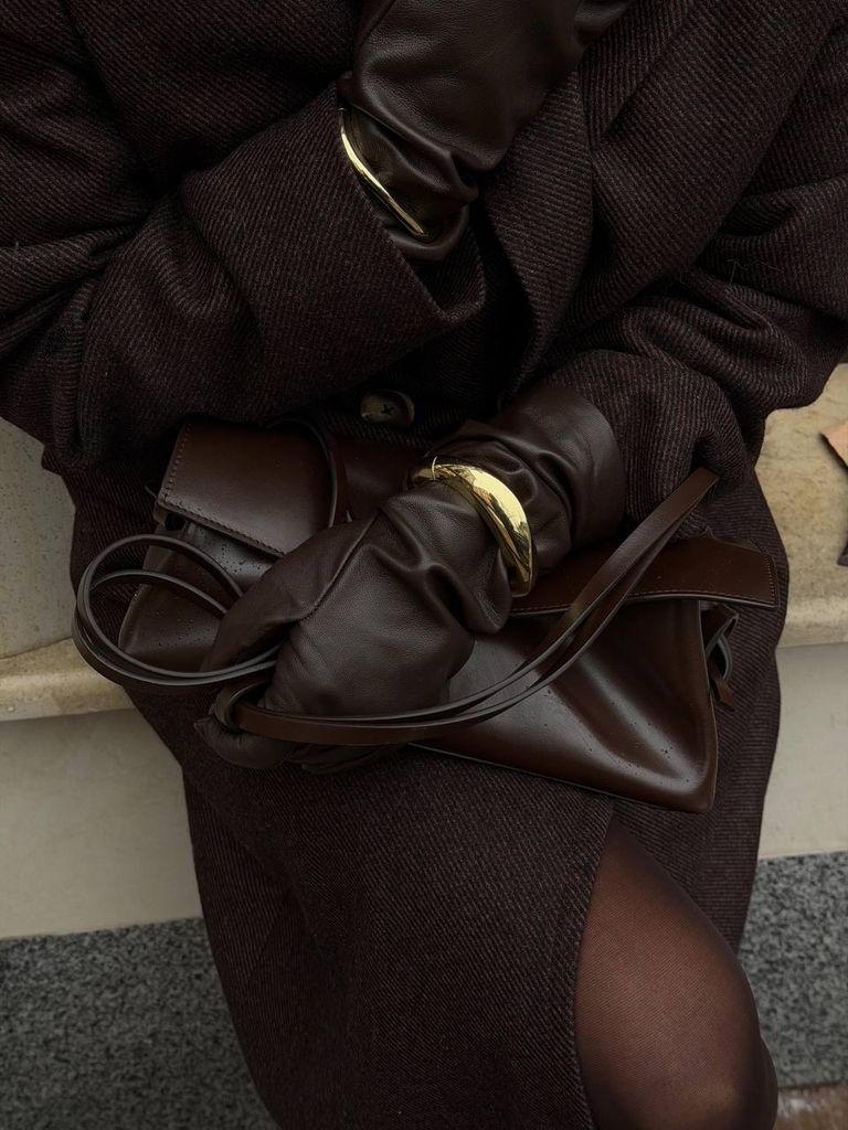 Пряме довге зимове пальто з підплічниками