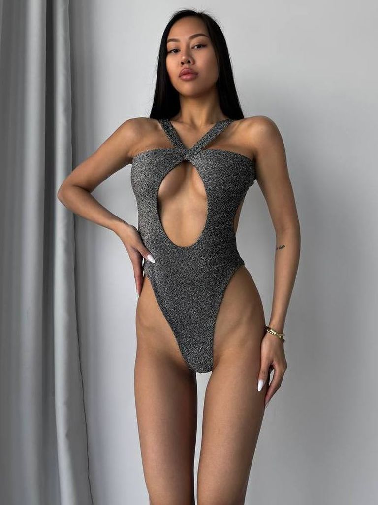Графітовий блискучий суцільний купальник