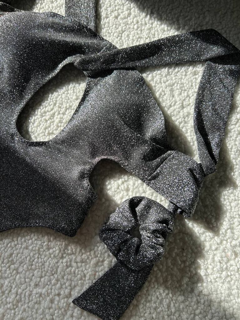 Графітовий блискучий суцільний купальник