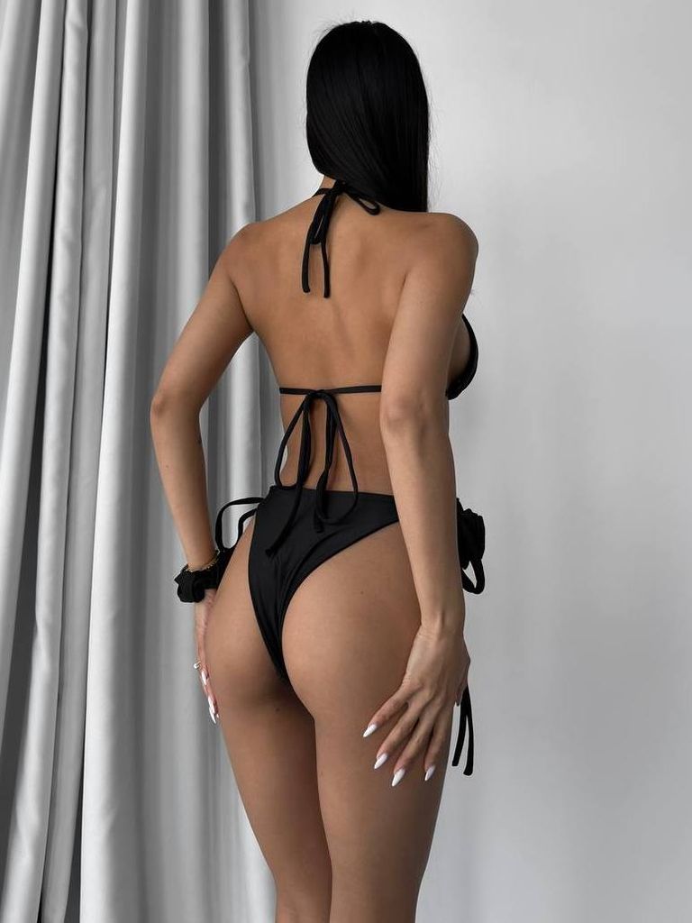 Чорний купальник на зав'язках з 3D квітами