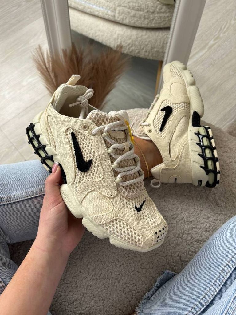 Бежеві кросівки Nike Stussy Air Zoom Spiridon 