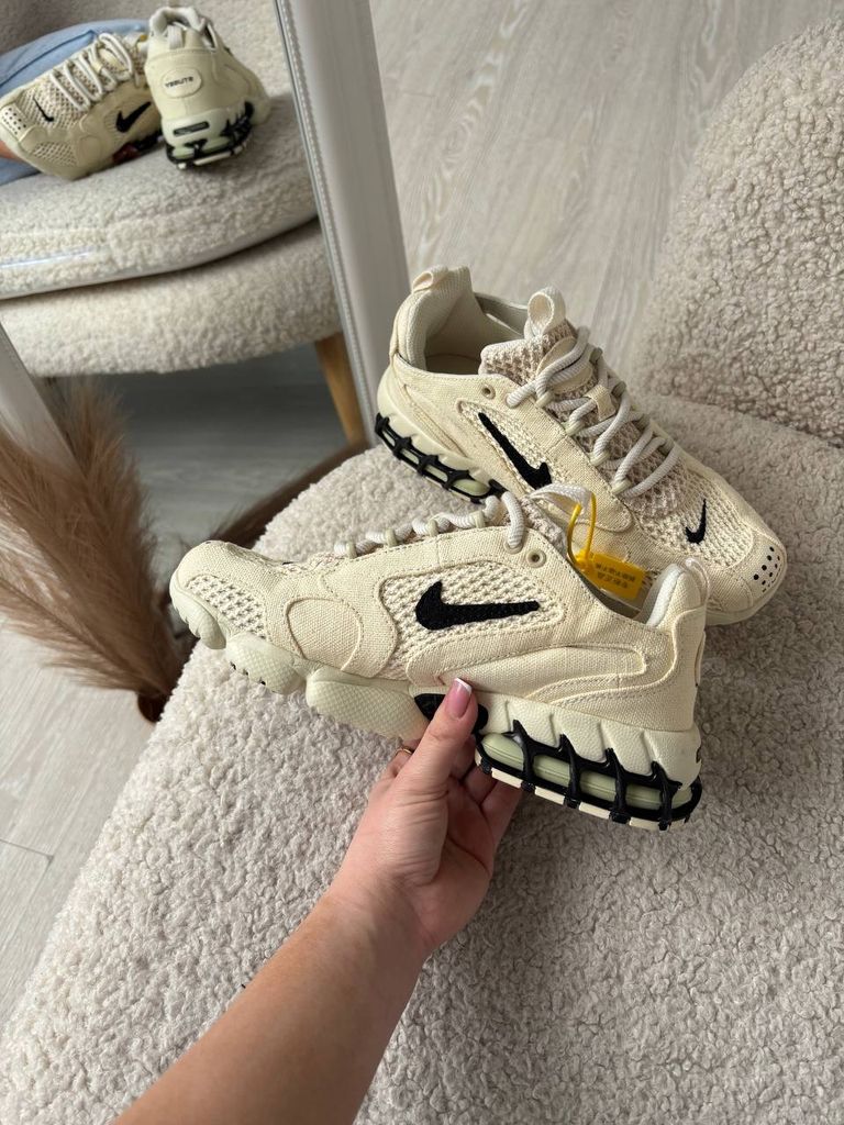 Бежеві кросівки Nike Stussy Air Zoom Spiridon 
