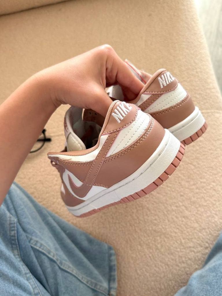 Кросівки бежево-білі Nike SB Dunk Low