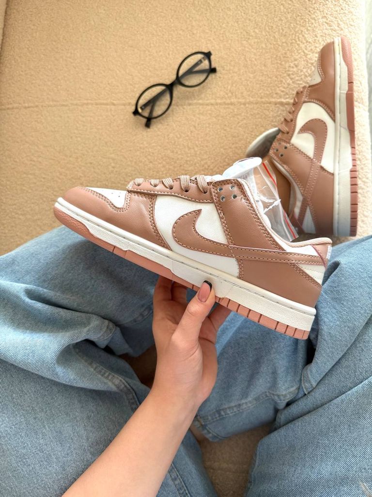 Кросівки бежево-білі Nike SB Dunk Low