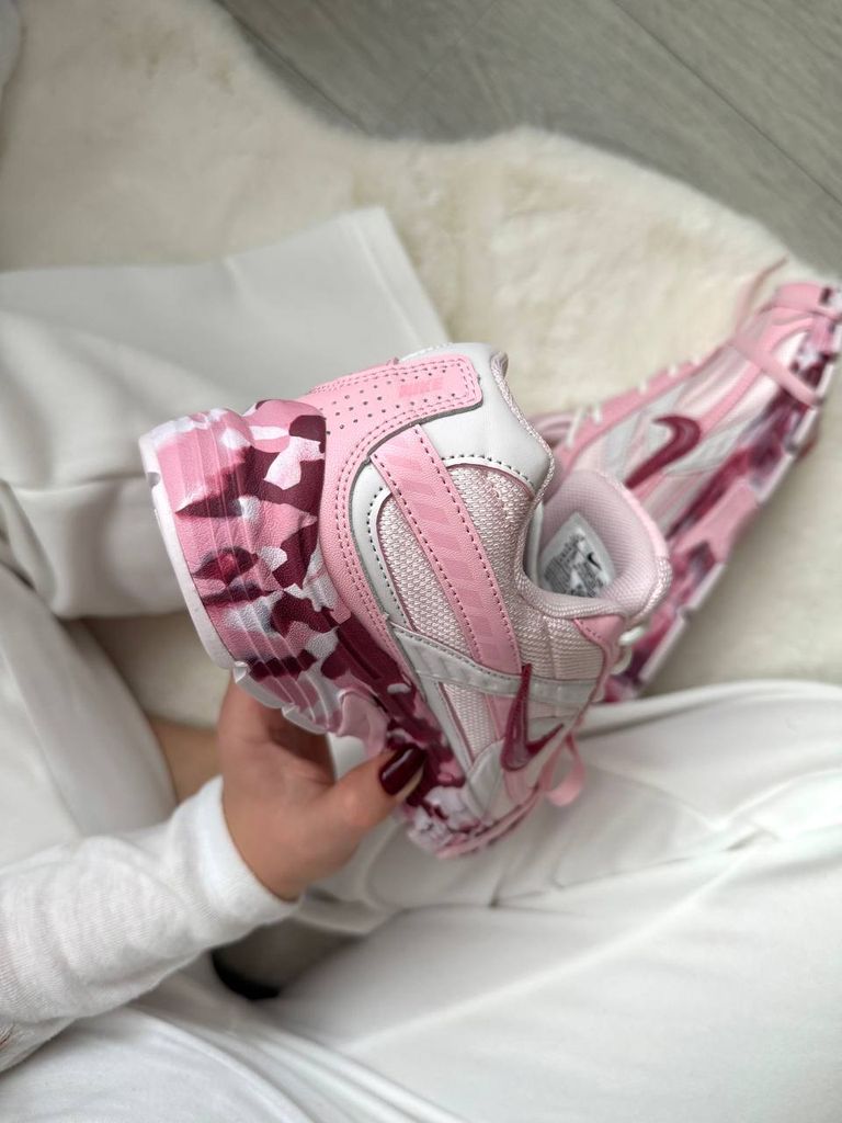 Кросівки рожеві Nike Initiator Costum Pink