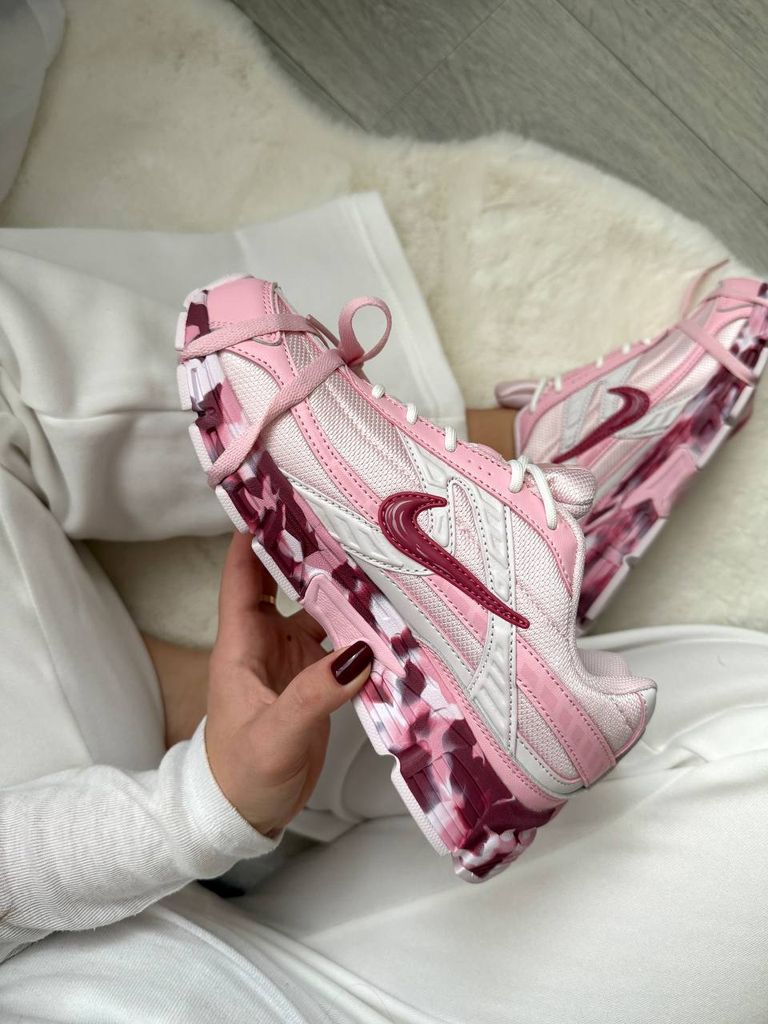 Кросівки рожеві Nike Initiator Costum Pink