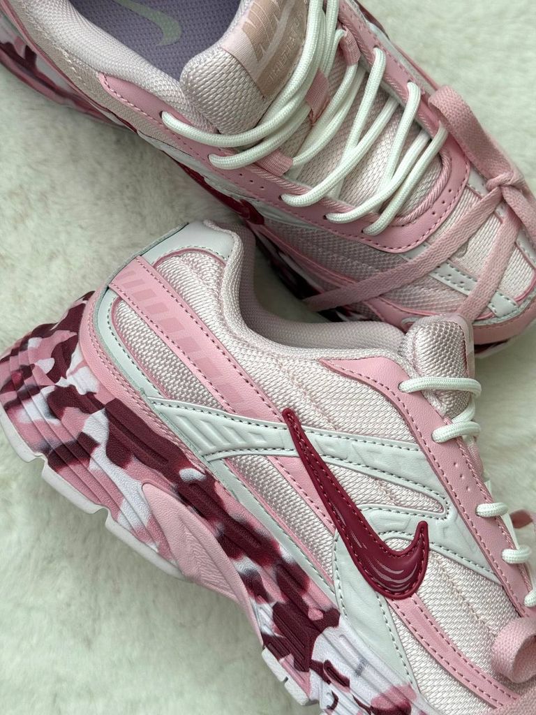 Кросівки рожеві Nike Initiator Costum Pink