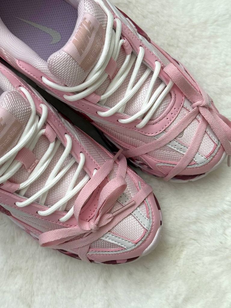 Кросівки рожеві Nike Initiator Costum Pink